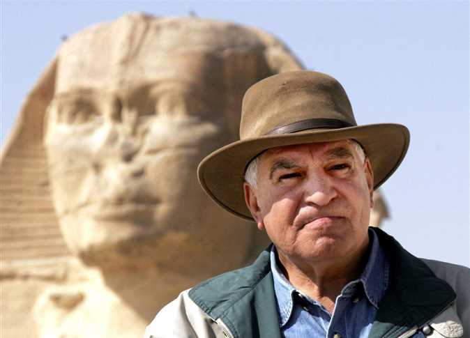 زاهى حواس يوقع كتابه الجديد «أسرار مصر»